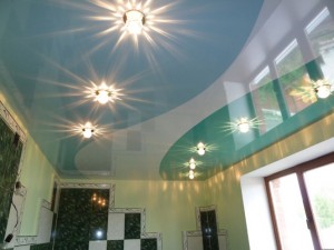комбинированные натяжные потолки